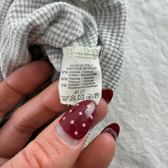 Brandy Melville Grey & White Striped Cropped Grey Tank Top Sz OS - Picture 5 of 5